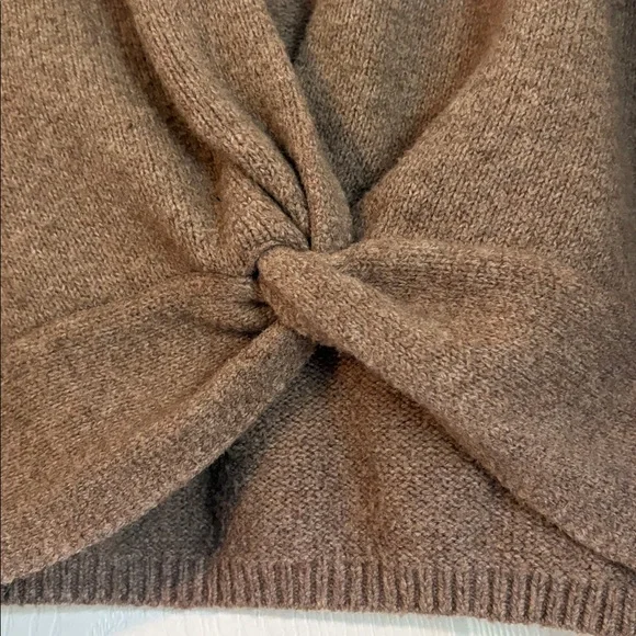 Old Navy Sweater - Picture 2 of 4